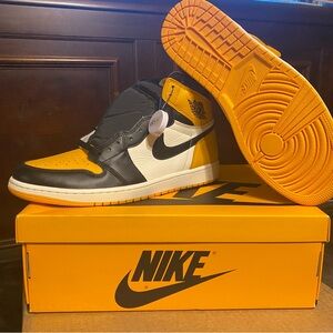 Jordan 1 Retro high OG Taxis     Nike Men's Black and Yellow High-Top Sneakers